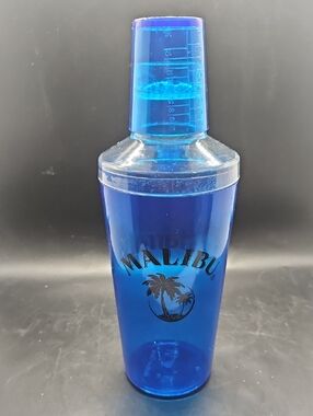 Malibu Translucent Blue Mixing Shaker